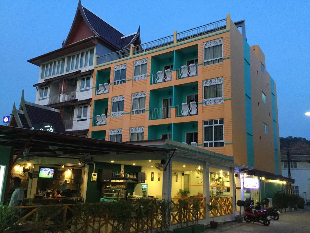 The Yim Siam Hotel Patong Екстериор снимка