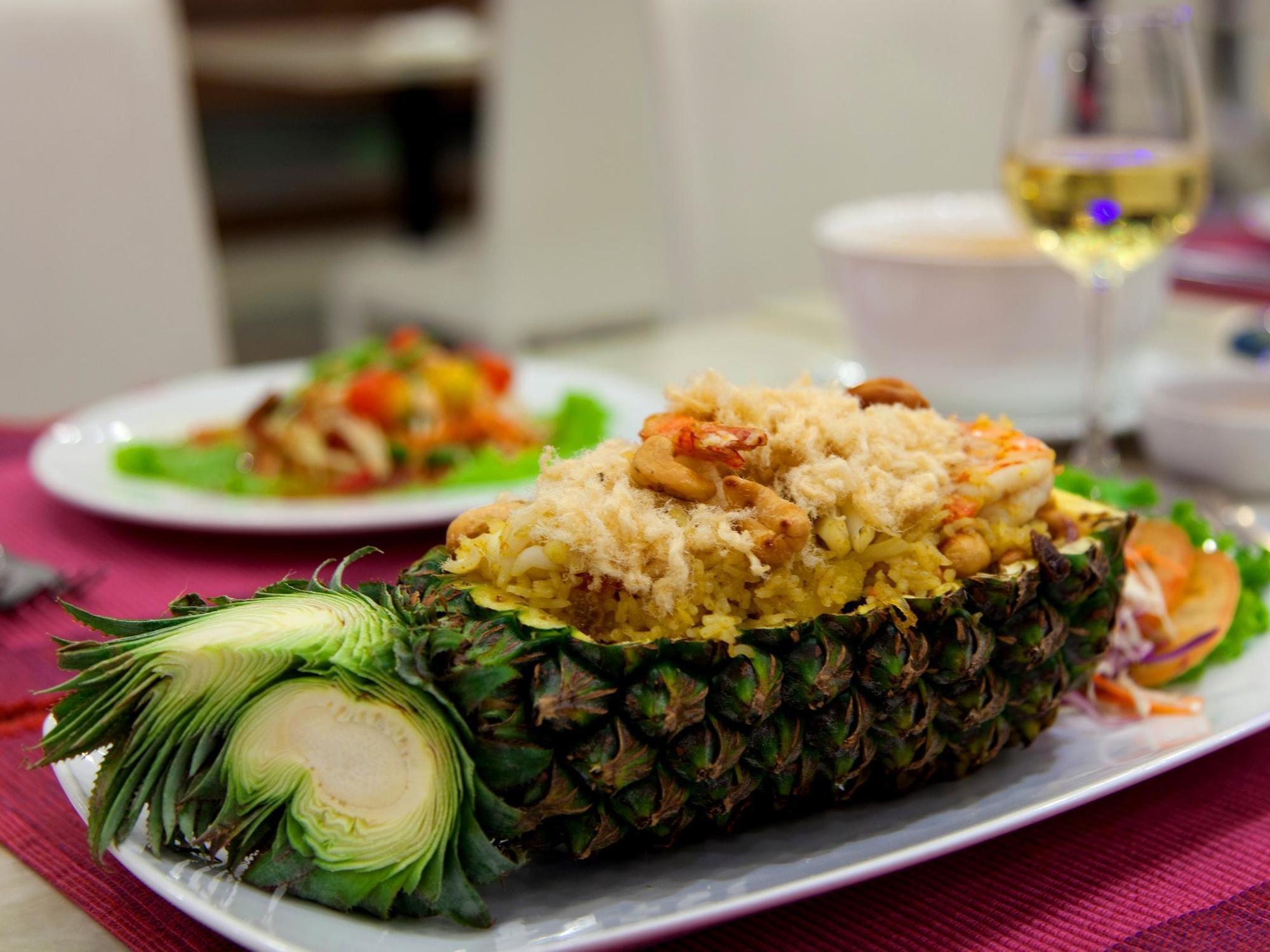 The Yim Siam Hotel Patong Екстериор снимка