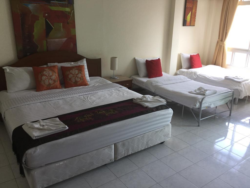 The Yim Siam Hotel Patong Стая снимка