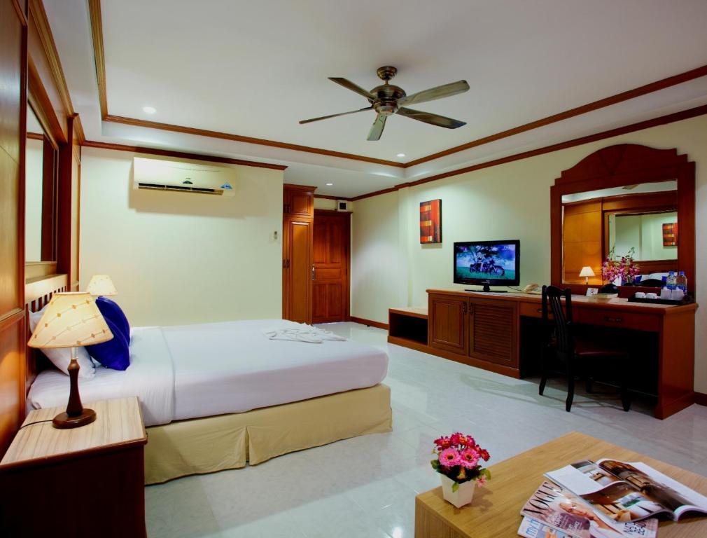 The Yim Siam Hotel Patong Стая снимка