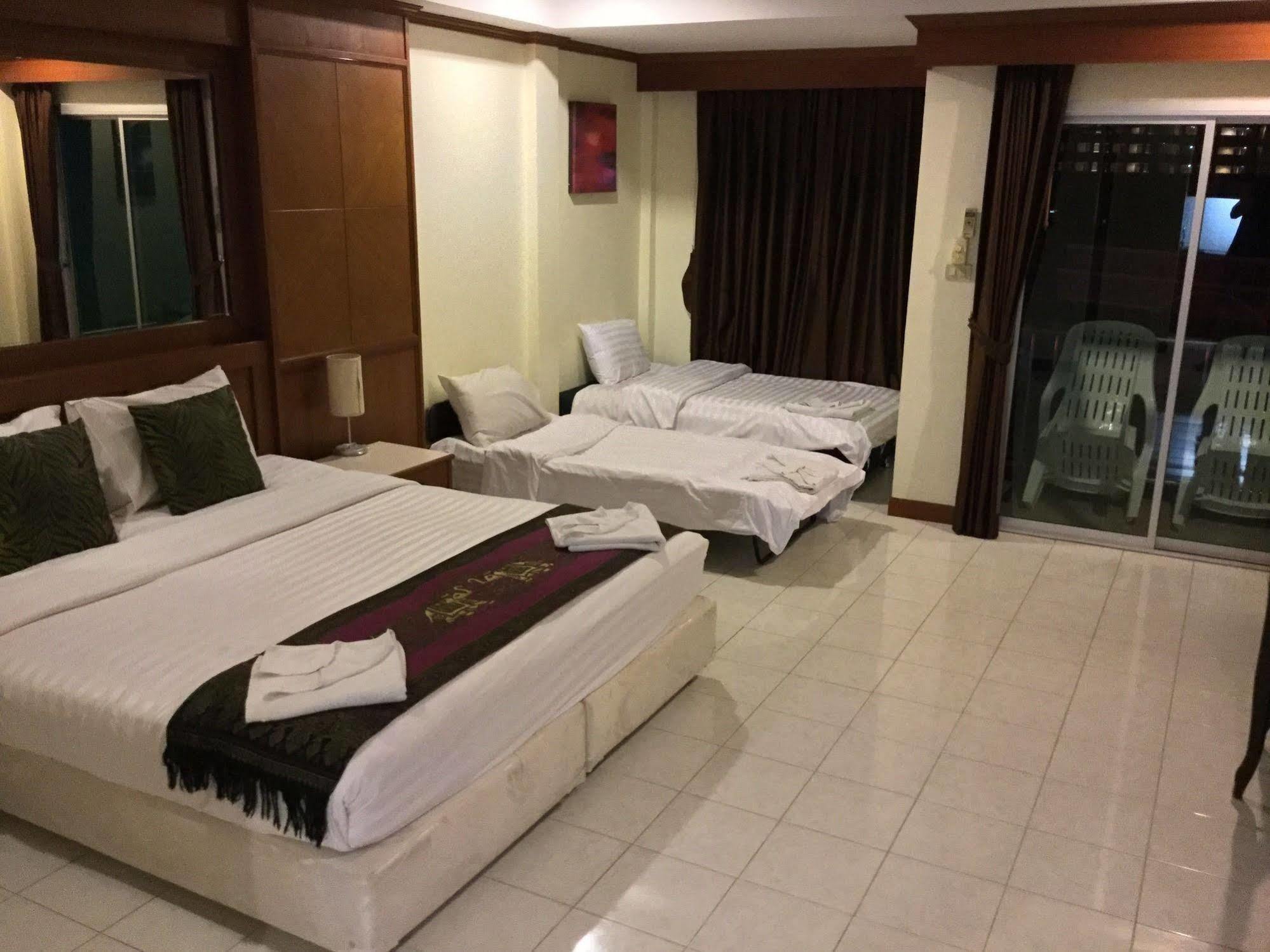 The Yim Siam Hotel Patong Екстериор снимка
