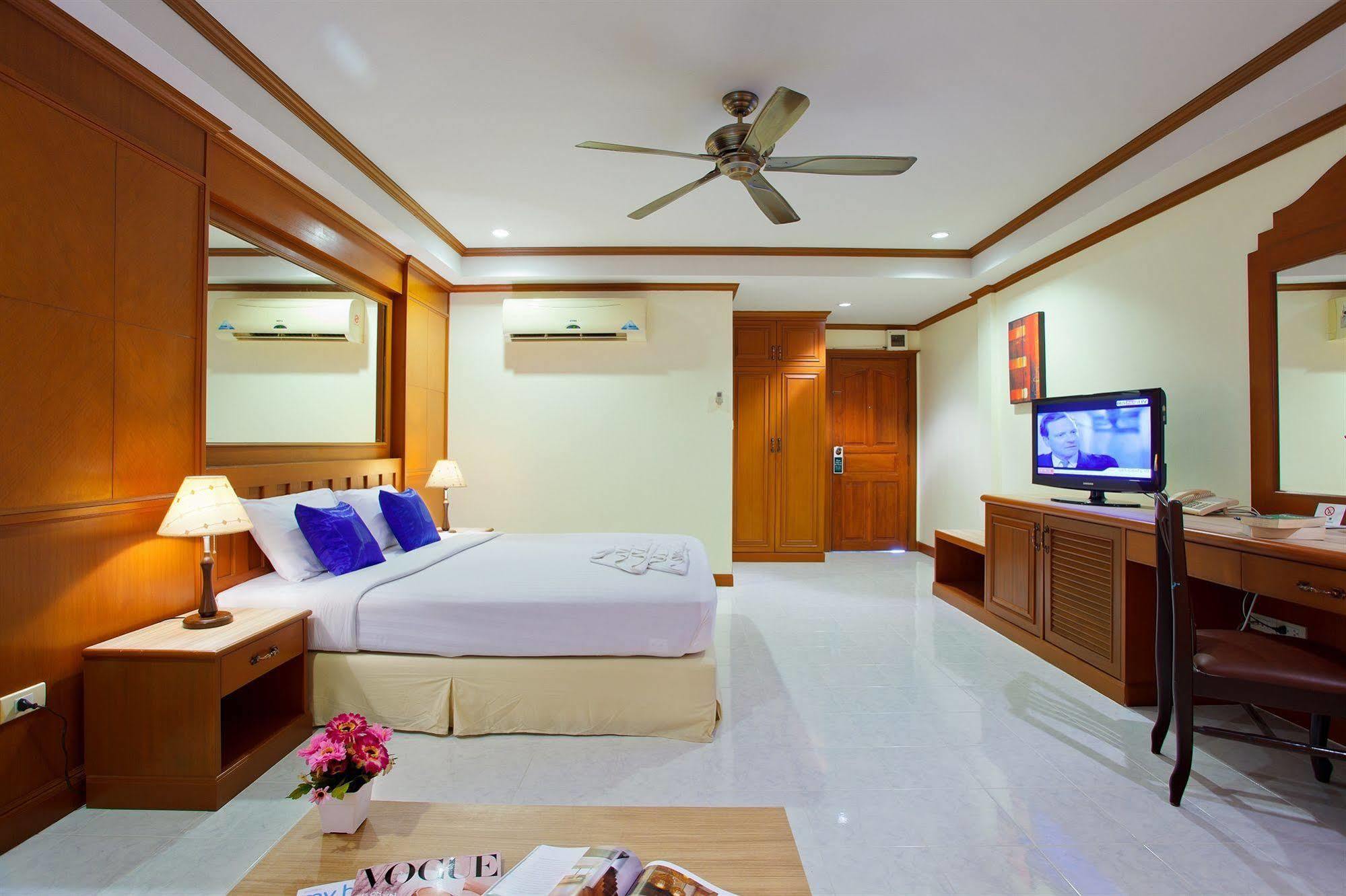 The Yim Siam Hotel Patong Екстериор снимка